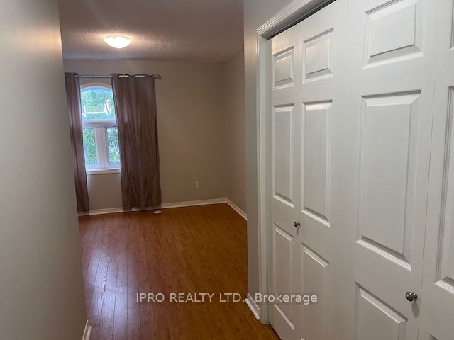 204 - 1530 Weston Rd
