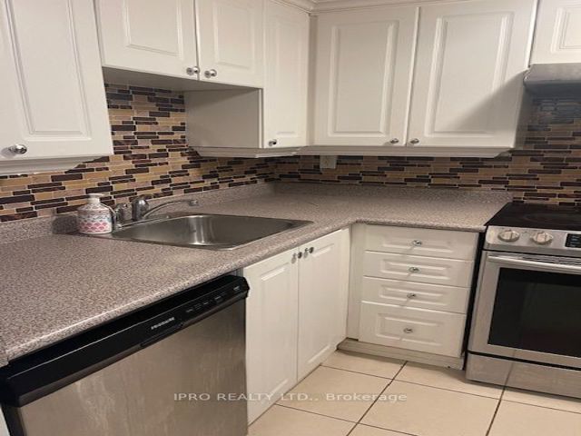 204 - 1530 Weston Rd
