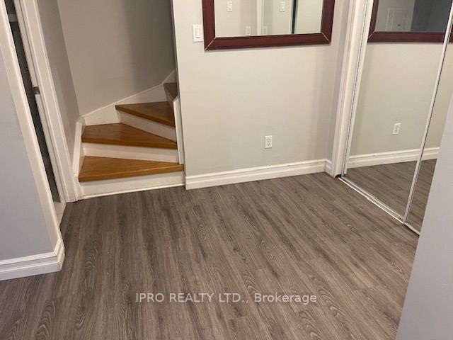 204 - 1530 Weston Rd