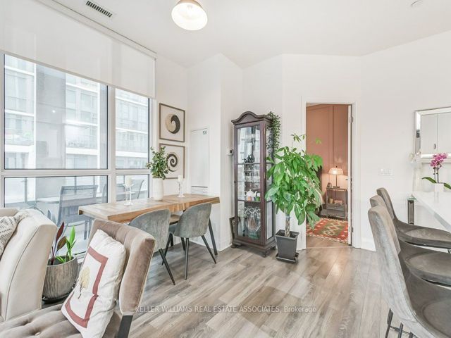 209 - 15 Zorra St