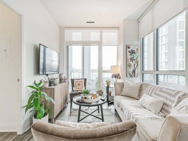 209 - 15 Zorra St