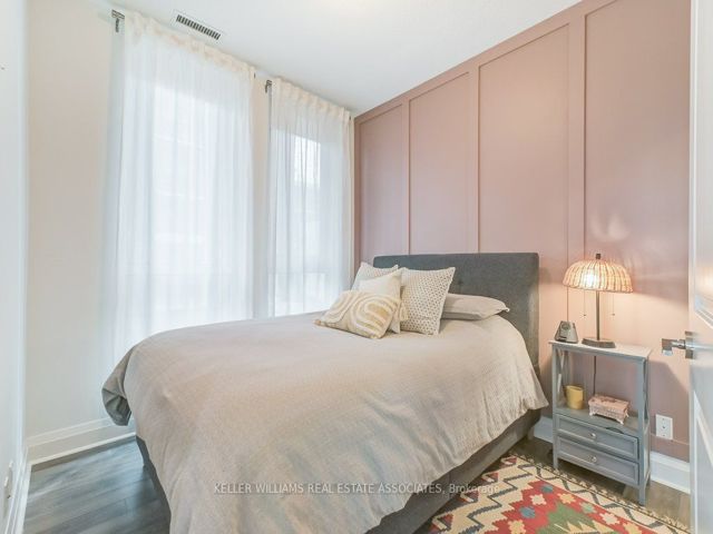 209 - 15 Zorra St