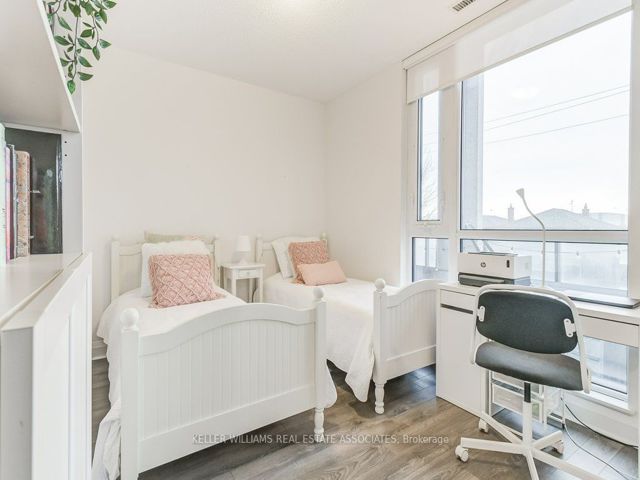 209 - 15 Zorra St