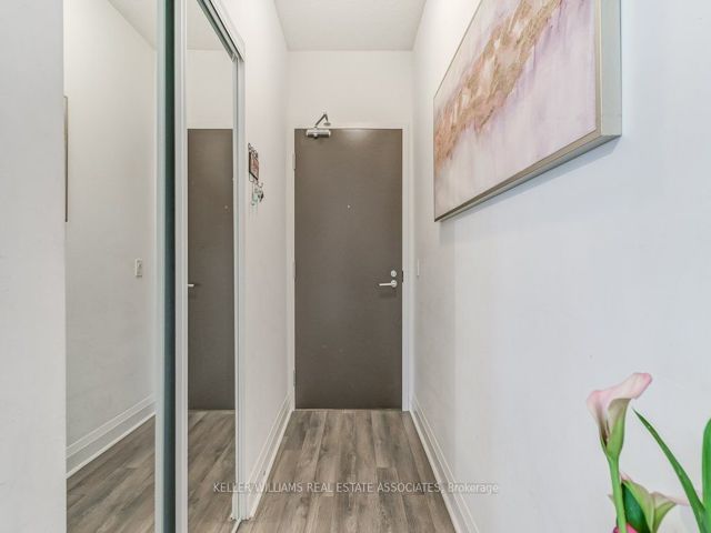 209 - 15 Zorra St