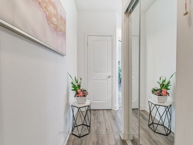 209 - 15 Zorra St
