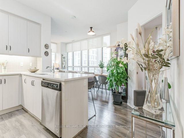 209 - 15 Zorra St