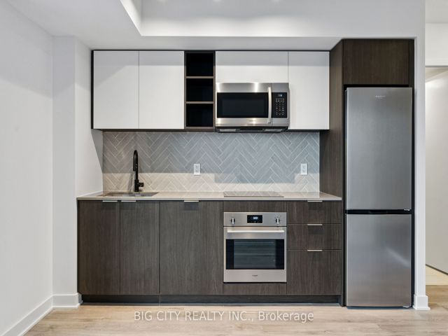 407 - 36 Zorra St