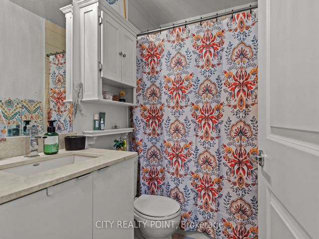 B209 - 60 Annie Craig Dr