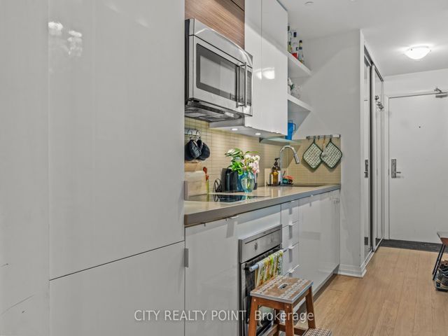 B209 - 60 Annie Craig Dr
