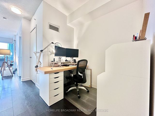 1608 - 2200 Lake Shore Blvd W