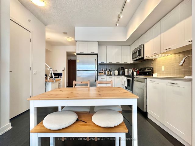 1608 - 2200 Lake Shore Blvd W