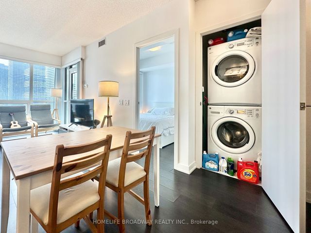 1608 - 2200 Lake Shore Blvd W