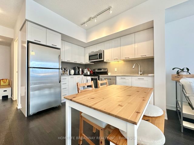 1608 - 2200 Lake Shore Blvd W