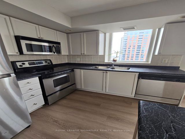 1610 - 5229 Dundas St W