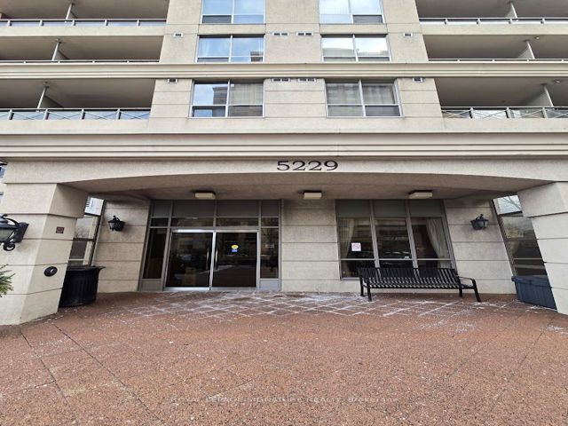 1610 - 5229 Dundas St W