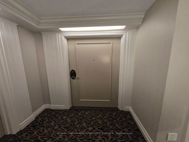 1610 - 5229 Dundas St W