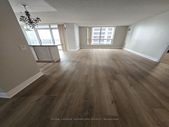 1610 - 5229 Dundas St W