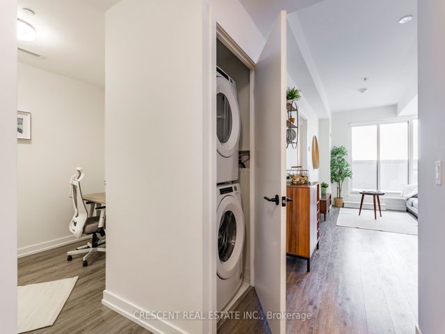 523 - 2300 St Clair Ave W