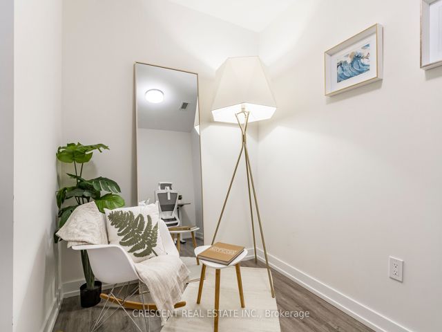 523 - 2300 St Clair Ave W
