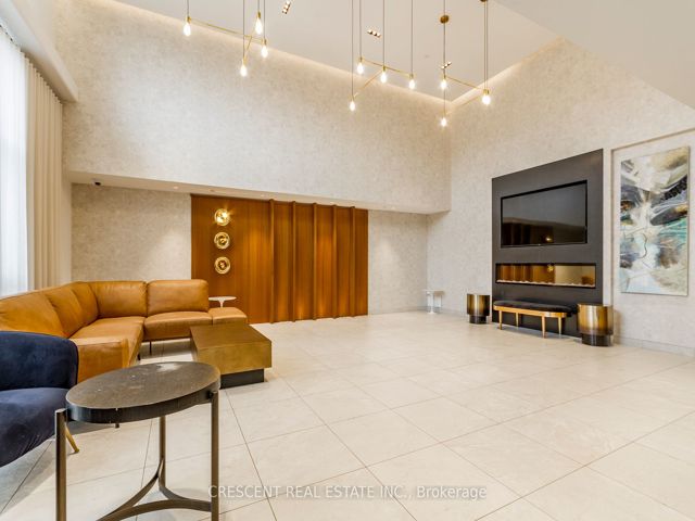 523 - 2300 St Clair Ave W