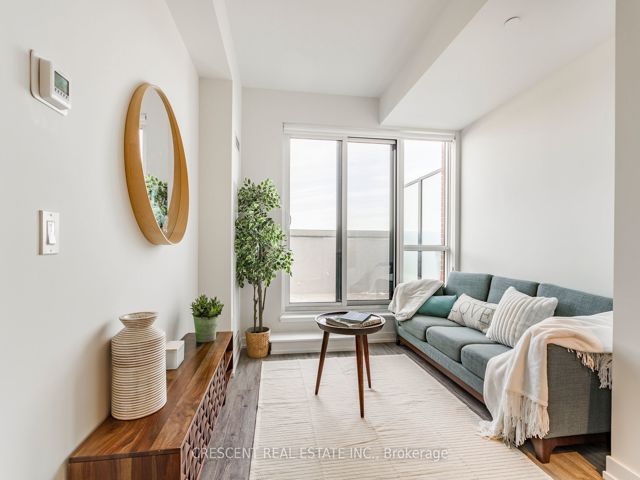 523 - 2300 St Clair Ave W