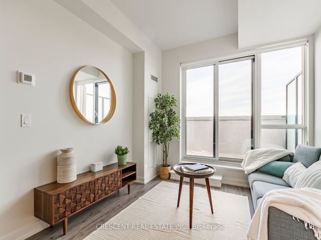 523 - 2300 St Clair Ave W