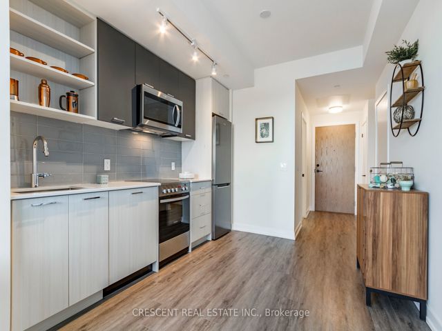 523 - 2300 St Clair Ave W