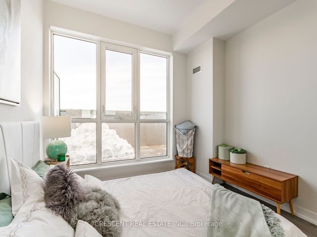523 - 2300 St Clair Ave W