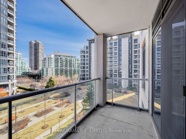 402 - 2087 Lake Shore Blvd W