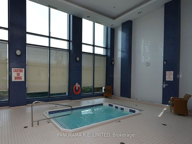 402 - 2087 Lake Shore Blvd W