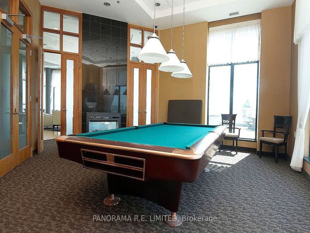 402 - 2087 Lake Shore Blvd W