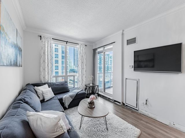 402 - 2087 Lake Shore Blvd W