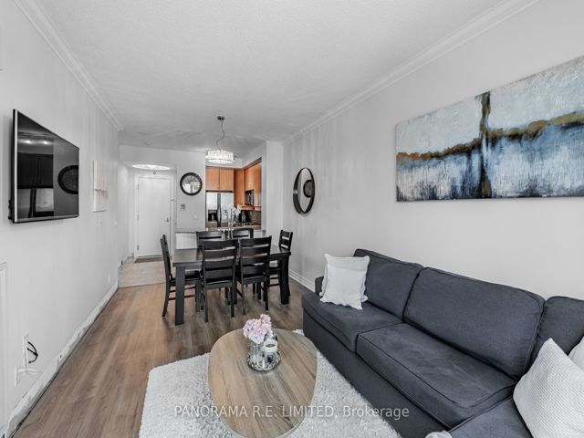 402 - 2087 Lake Shore Blvd W