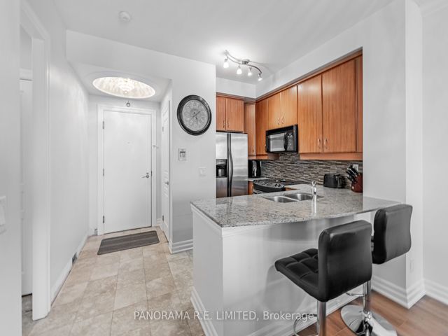 402 - 2087 Lake Shore Blvd W