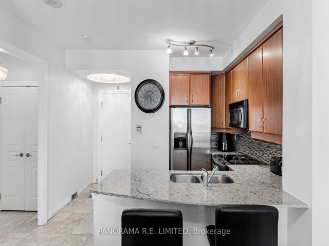 402 - 2087 Lake Shore Blvd W