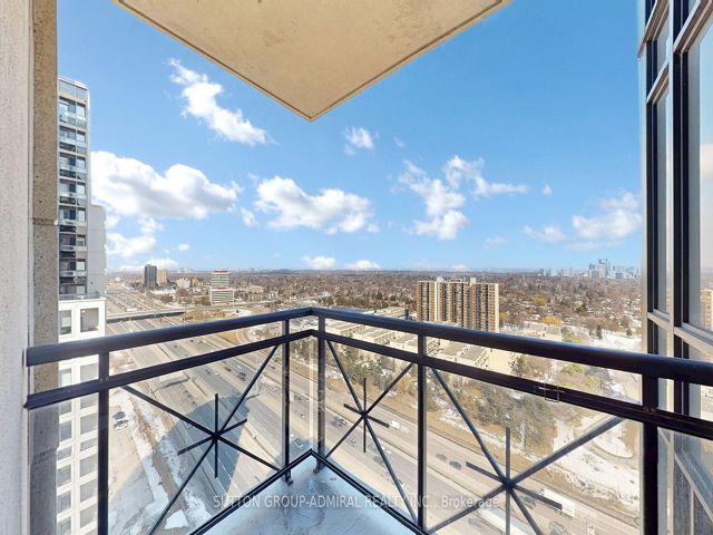 2224 - 2 Eva Rd