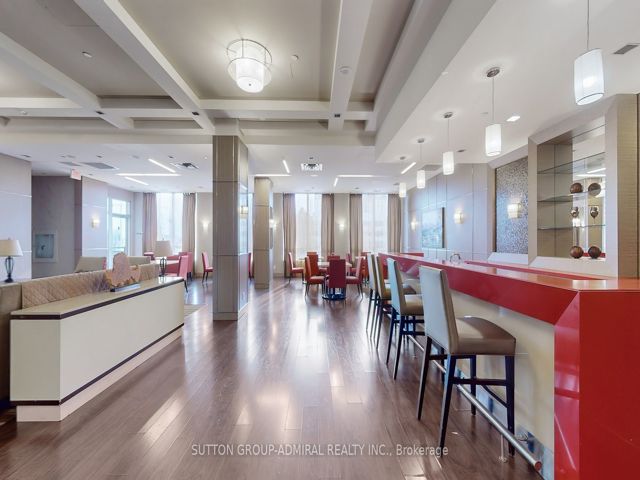 2224 - 2 Eva Rd