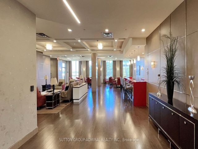 2224 - 2 Eva Rd