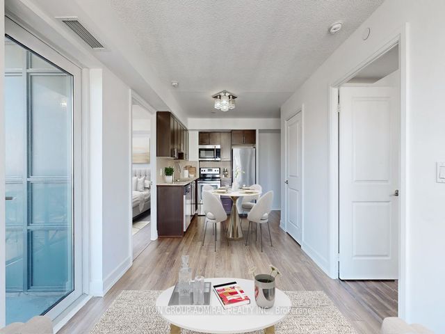 2224 - 2 Eva Rd