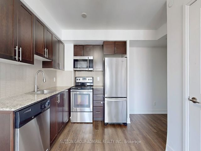 2224 - 2 Eva Rd