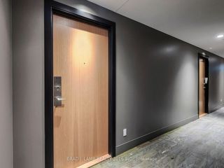 411 - 1787 St. Clair Ave W
