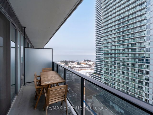 1609 - 70 Annie Craig Dr