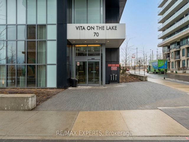 1609 - 70 Annie Craig Dr