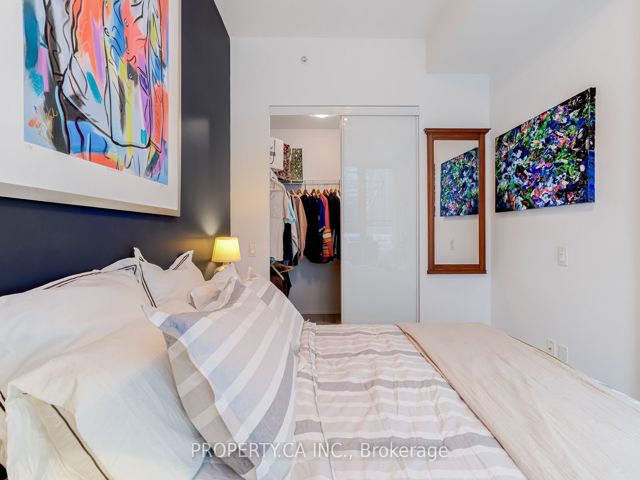 212 - 38 Howard Park Ave