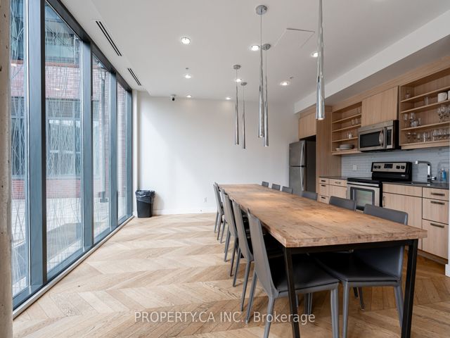 212 - 38 Howard Park Ave