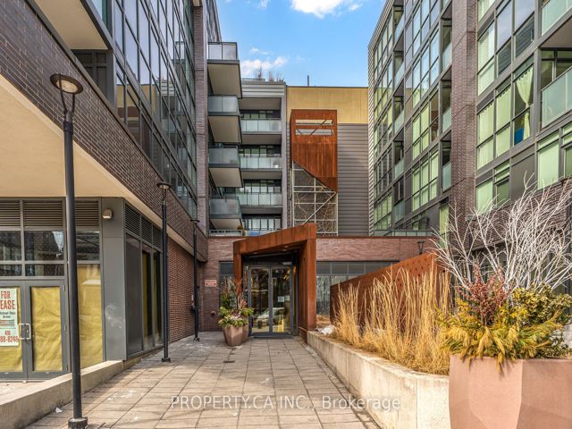 212 - 38 Howard Park Ave