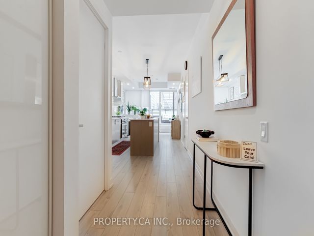 212 - 38 Howard Park Ave