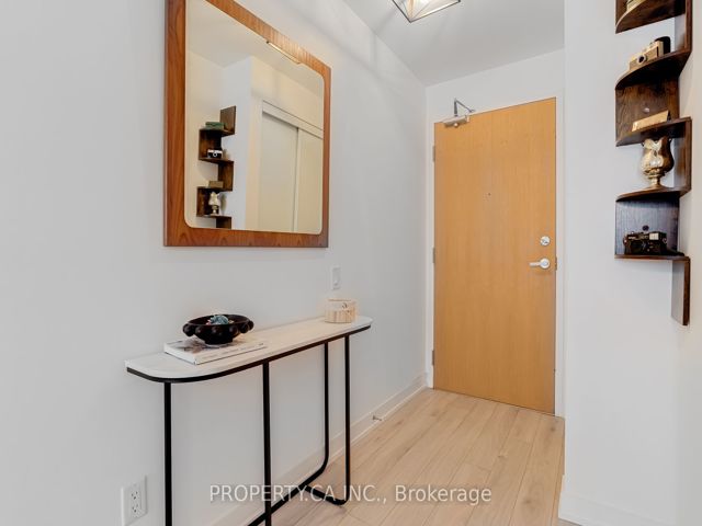 212 - 38 Howard Park Ave