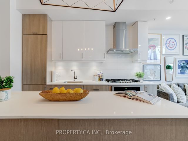 212 - 38 Howard Park Ave