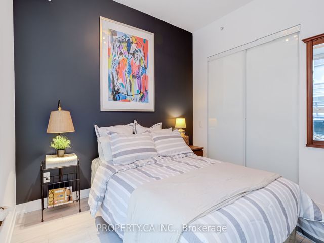 212 - 38 Howard Park Ave